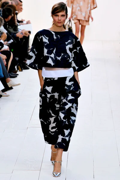 Look 8